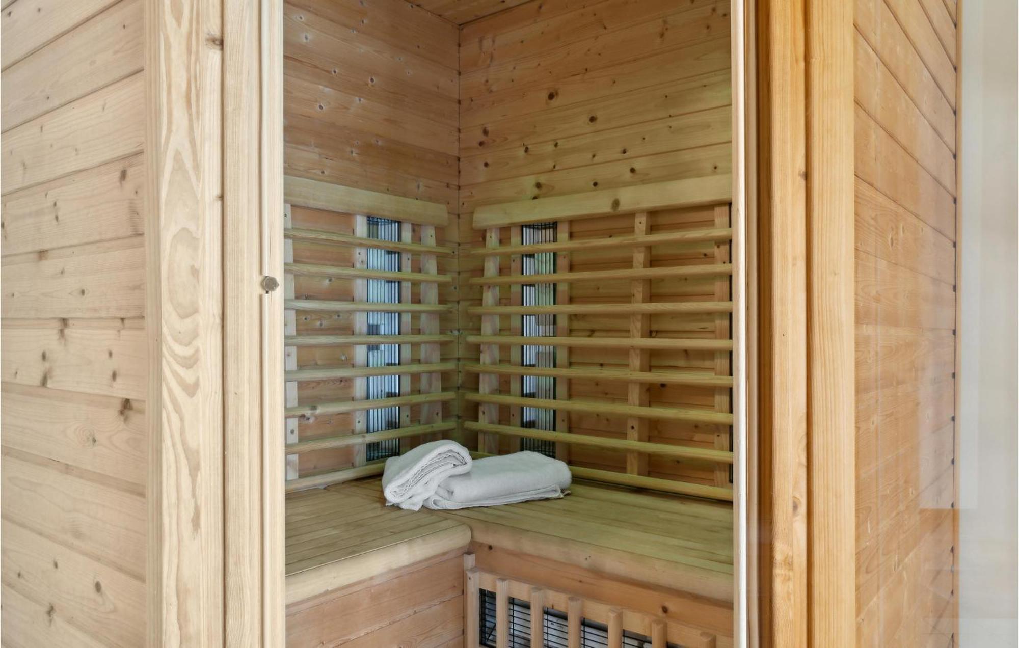 Amazing Home In Askeby With Sauna ภายนอก รูปภาพ